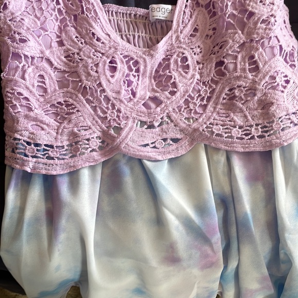 Cute summer top! - Picture 3 of 3